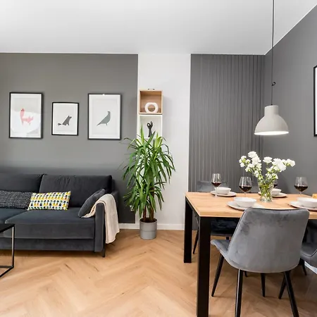 Quantum Premium & Free Parking!