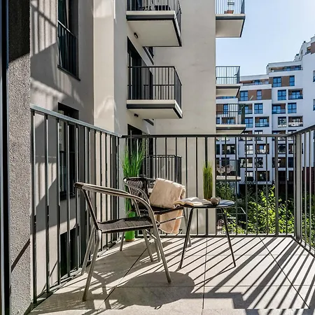 Quantum Premium & Free Parking! *